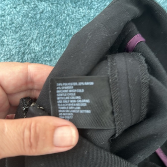 East 5th black A-shape skirt in mint condition. - Picture 8 of 8